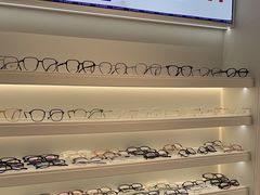 -J-Optical佳视明眼镜·蔡司视觉(青岛金茂览秀城店)