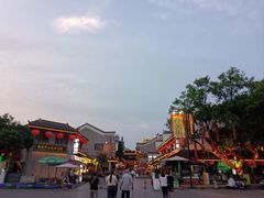 -巴陵广场