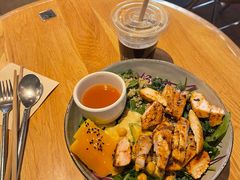 鸡肉芒果牛油果色拉-Wagas沃歌斯(长宁龙之梦店)