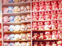 -名创优品(北京新中关购物中心地铁层店)