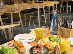 -Common Table · Brunch & Coffee
