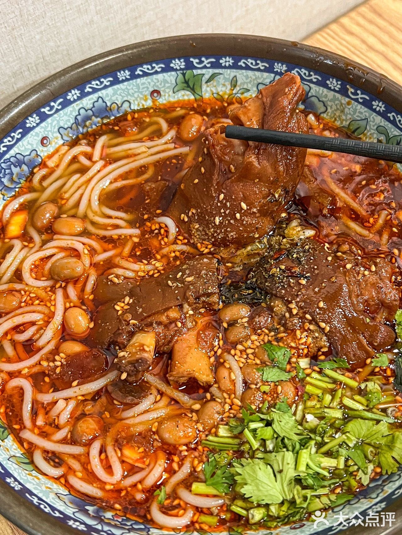 为了这口软糯蹄花粉二刷这家小面馆