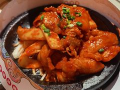 石板辣白菜炒五花肉-七八冷面·延边朝鲜族美食(圣熙八号店)