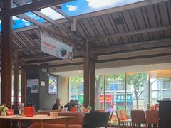 -阿瓦山寨·湘菜现炒·剁椒鱼头王(咸阳总店)
