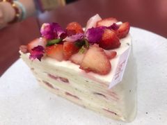 草莓乌龙千层蛋糕-Toris(LuOne凯德晶萃广场店)