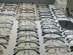 -宏宇眼镜蔡司依视路折扣店(兆佳眼镜城店)