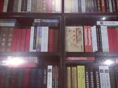 -钟书阁(松江泰晤士小镇店)