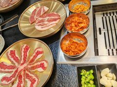 -臻牛烤肉