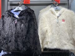 -王府井奥莱临潼小镇(临潼店)