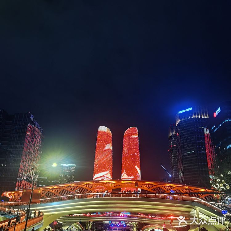 金融城双子塔成都新地标[胜利]