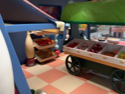 -奈尔宝·儿童乐园·亲子餐厅(华采天地店)