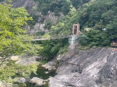 -燕子河大峡谷天坑仙境