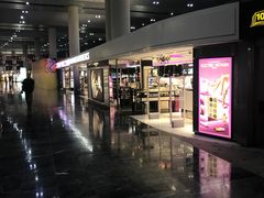 -中免(澳门机场免税店)