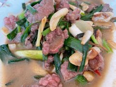 姜葱炒牛肉-莲湖山庄