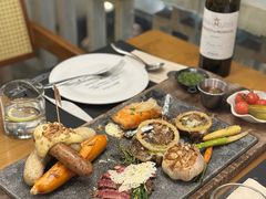 -Mark&Mars Restaurant