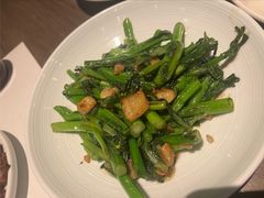 蒜香生炒广东菜心苗-港丽餐厅(来福士店)
