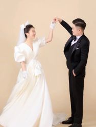 -上花轿婚纱摄影