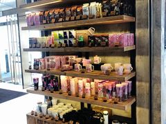 零售区-星巴克臻选(湖滨道店)