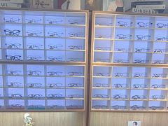 -天空之镜眼镜店蔡司依视路配镜授权零售店(望京颐堤港店)