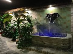 -泉城欧乐堡戏水湾艺术养生温泉