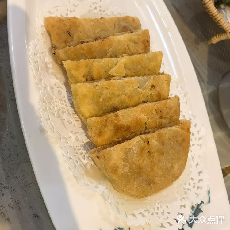 团购套餐是不能约小蒙古包的 大的蒙古包会有节目表演