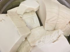 -黄利砖万峰林布依特色酸笋牛肉馆