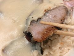 猪颈肉芝士捞公仔面-新记餐厅(香槟大厦店)