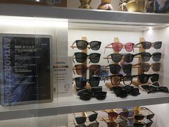 -新视达眼镜店·蔡司·依视路(名镜苑店)