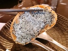 松露鱼籽法棍-Let's Taipei 非常烘焙(太古里店)