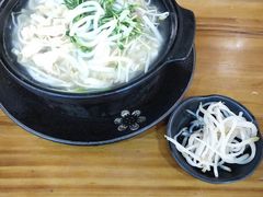 -丽虹云南过桥米线(兴工街店)
