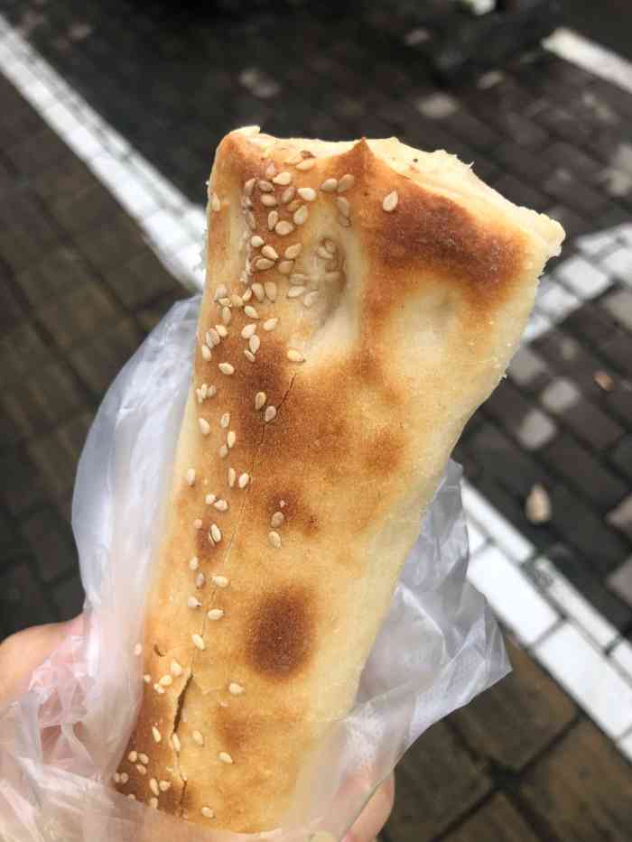 吴村烧饼卷蒋记老店-"2点多过去把剩下的一点都买了,真的好好吃.