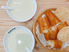 -弄堂咪道-饭香·面香·馄饨香(汇锦广场店)