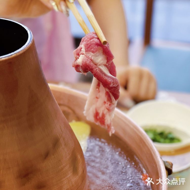 应该是加盟店,有可能的话还是建议去聚宝源老店