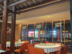 -阿瓦山寨·湘菜现炒·剁椒鱼头王(咸阳总店)