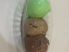 -Neary Khmer Restaurant