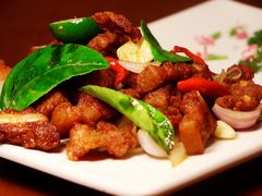 柠檬叶酥小排-老滇山寨•云南特色菜•地方菜•民族风情歌舞表演(金碧店)