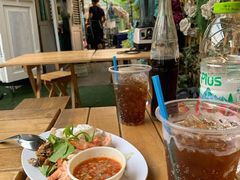 -席娜卡琳火车铁道夜市