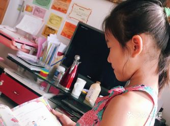 宝贝8岁三年级正在读米小圈上学记