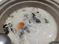 -抚仙湖石锅鱼菌园(明星鱼洞分店)