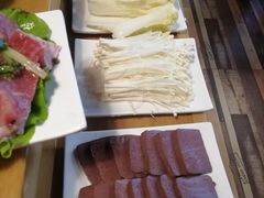 -陆记牛庄·碳锅龙虾烧烤(爱上花园店)