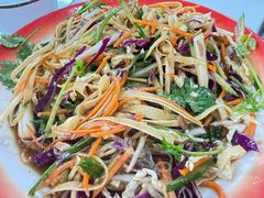 -三江鱼东北特色铁锅炖(骆驼店)