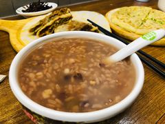 红豆薏米粥-甲乙饼·北京手工肉饼(西直门凯德茂店)