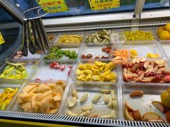 自助取餐区-老炳·七丛松甘草水果