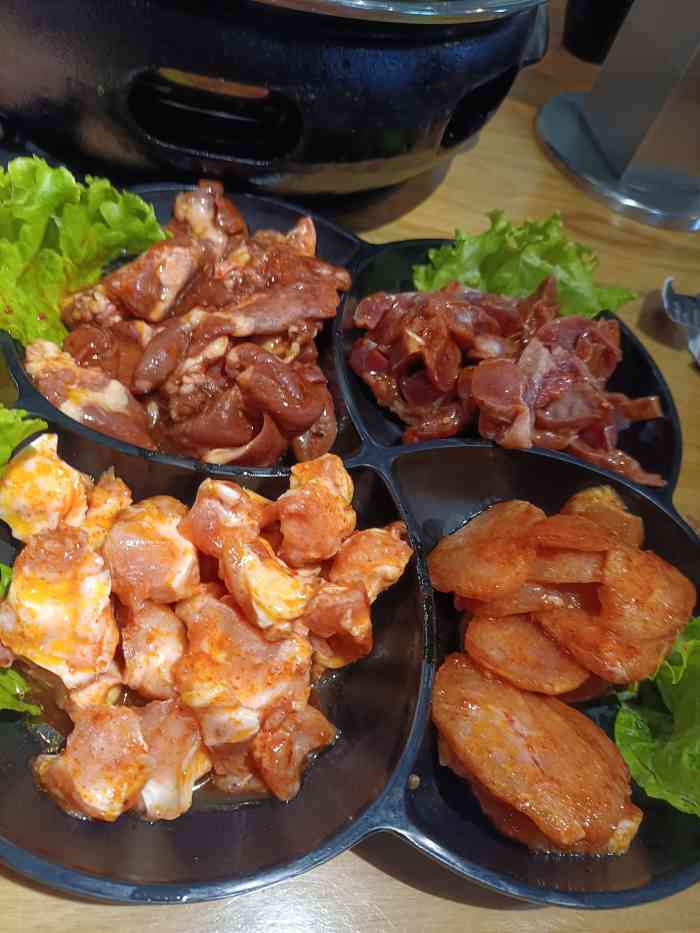 顺鑫炭火烤肉(浑南店)-"离家就顺便来吃了.听说这个烧烤在辽阳还是.