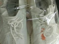 -京伟修鞋洗鞋奢侈品皮具护理店