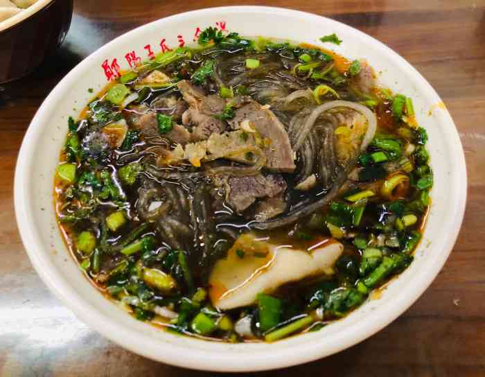 一大早开车带着小伙伴从城区到郧县尝尝正宗的三合汤.