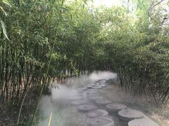 -雪山彩虹谷景区