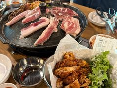 -江南猪肉商会无限续吃(弘大店)