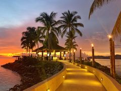 -Sunset Bar(丹绒亚路香格里拉店)