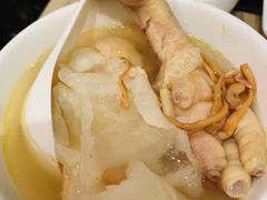 黃金花膠雞湯-大红袍火锅料理(尖沙咀店)